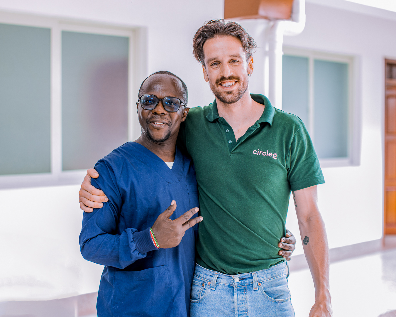 Formadores de Circleg para profesionales de la ortopedia y la prótesis en Uganda.